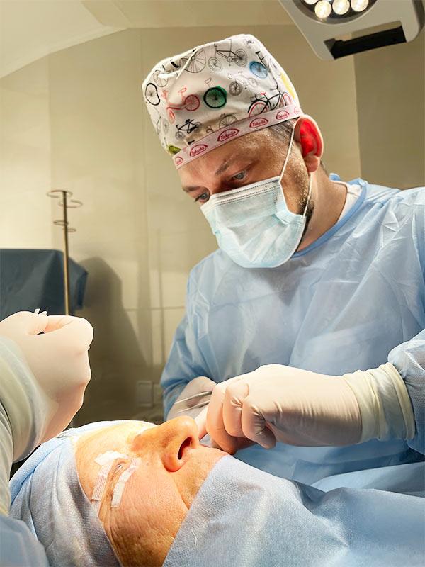 Блефаропластика для чоловіків – Київ