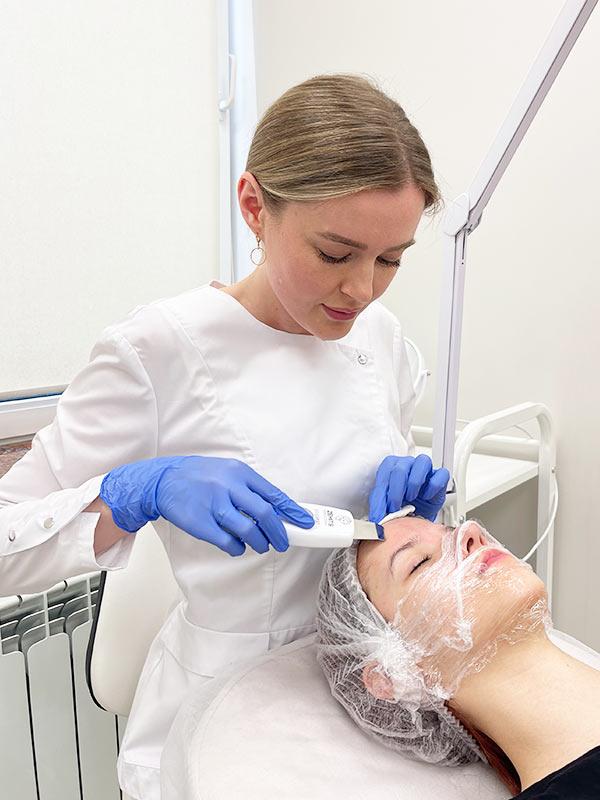 Комбінована чистка обличчя Київ Комбінована чистка обличчя Київ