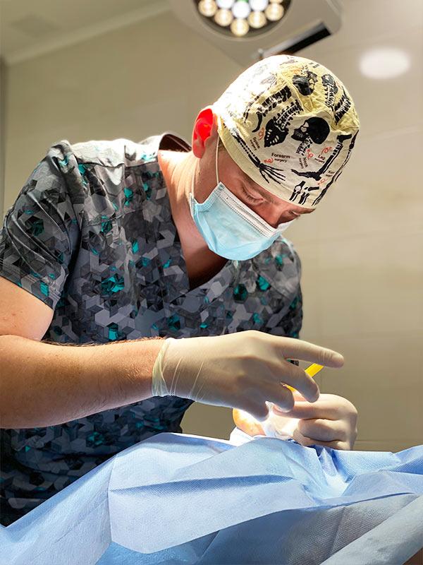 Видалення врослого нігтя Київ