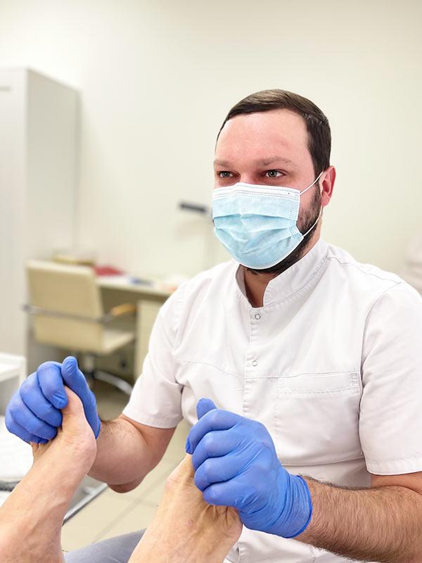 Подолог – апаратний педикюр Київ