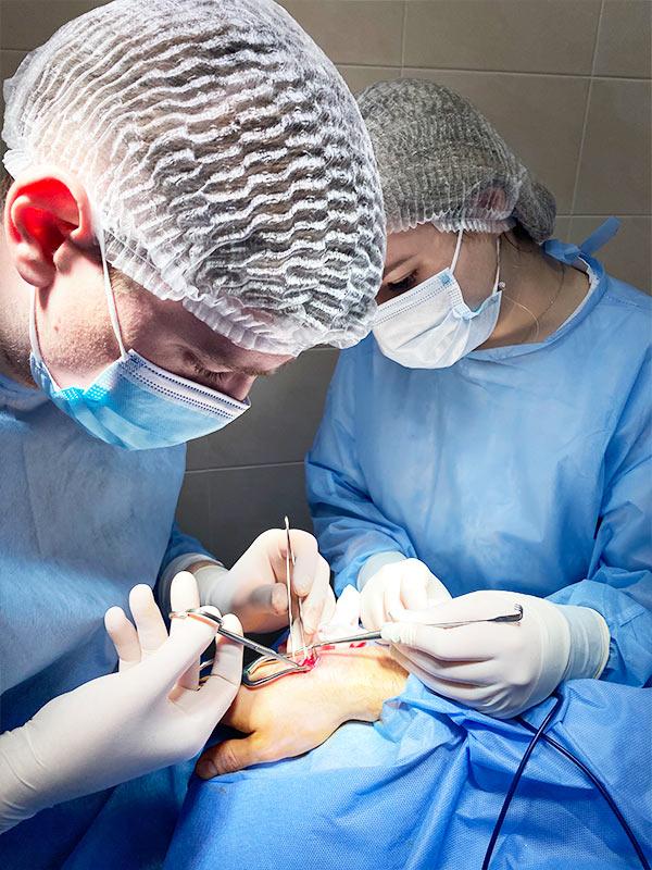 Видалення гігіроми хірургічно, лазером, радіохвилею Київ